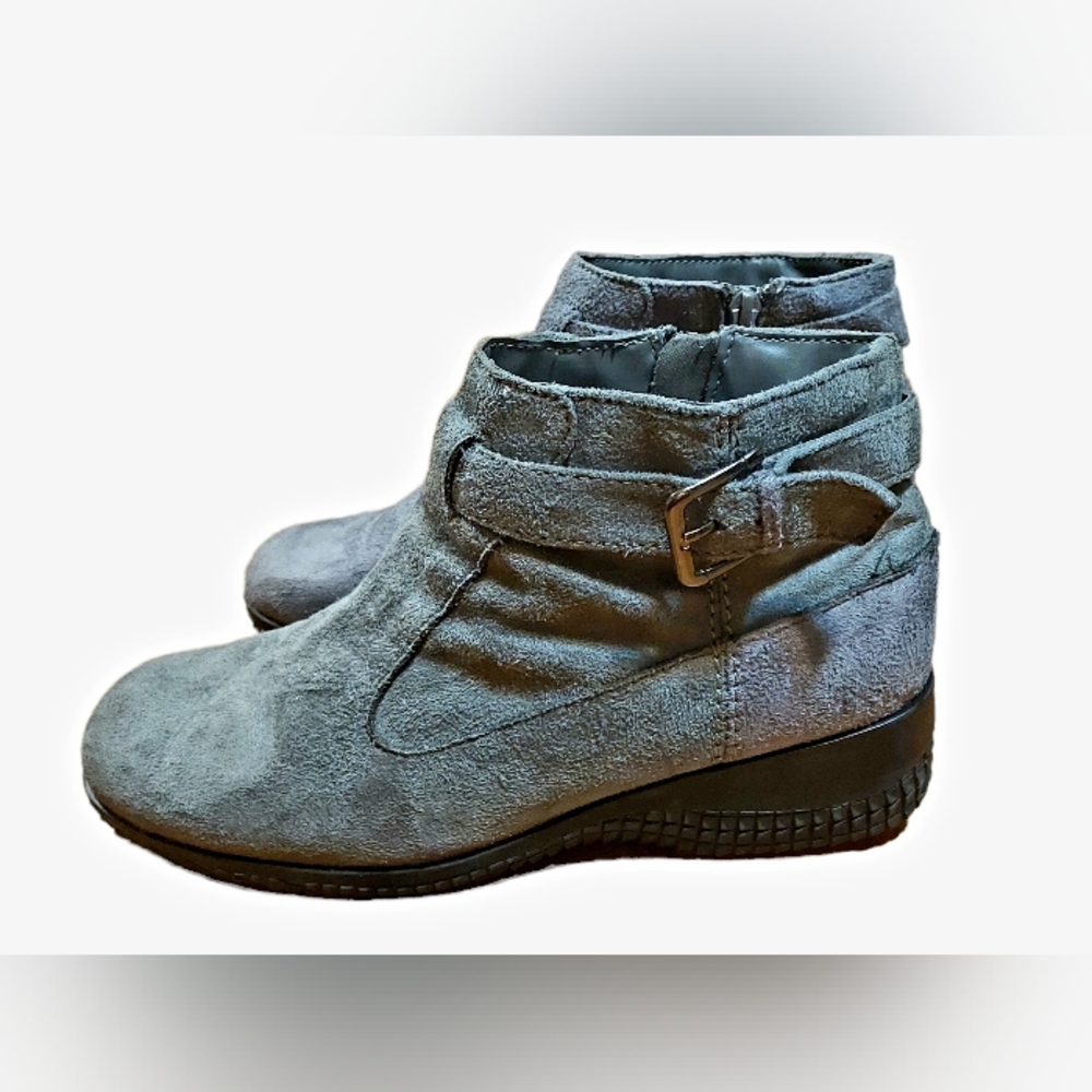 Basic Editions Shoes 11 Gray Boots Ankle Man Made Material 1.5" Heel. (0…